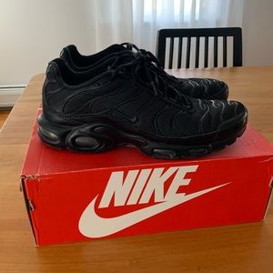 Men’s Nike Air Max 180 size 10